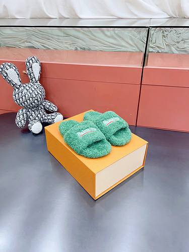 Picture of Balenciaga Shoes Women _SKUfw123217363fw